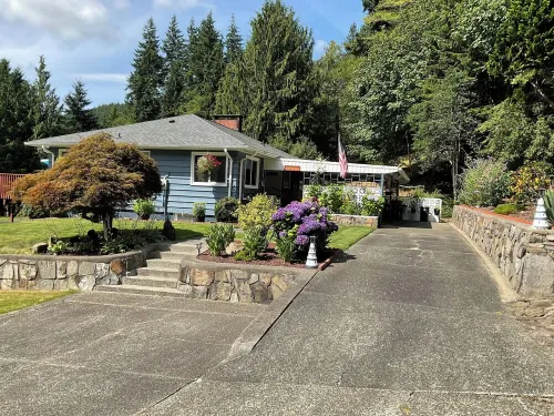 Peace and quiet.  Hidden Serenity at Country Charm house. Hotels in Raymond