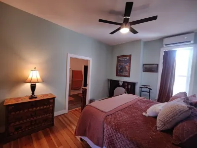 Fully Furnished 1 Bedroom Flat in Historic Downtown New Market Hotels in der Nähe von Shenandoah Caverns