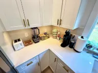 Modern 4BR Escape • w/ Jeep Wrangler • Near Town • Patio, Fire Pit & Hot Tub