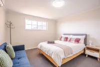 Duplex 3B2B apt in Braddon close to CITY Free WIFI two Parking spots