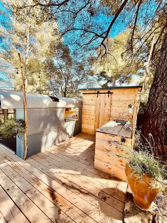 Roulotte Calanque port d'alon