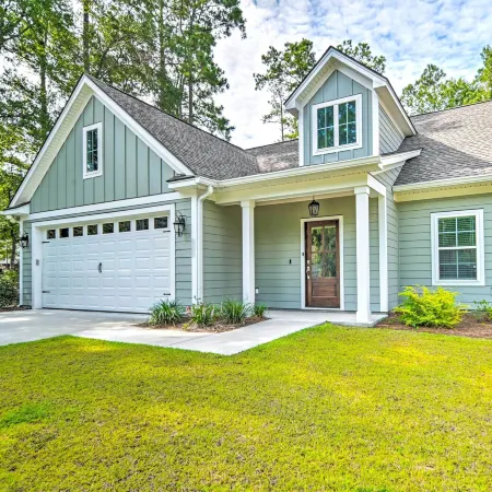 Charming Pawleys Island Home ~ 4 Mi to Beach!