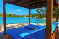 Fantasy Island Beach Resort and Marina - All Inclusive فنادق في Pristine Bay