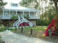 Beautiful Palm Island House! Walk2Beach. Pool, Spa, Kayaks, Bikes, Dock.Amazing! Hotels in Placida