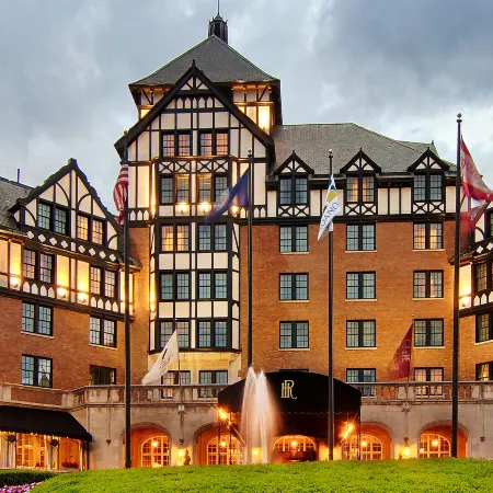 The Hotel Roanoke & Conference Center, Curio Collection by Hilton