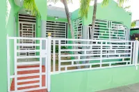 Cozy 2-bedroom chalet in delightful Baní with WiFi, AC Hotel a 