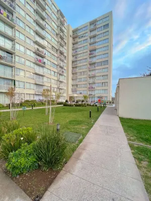 Boho chic style apartment, 4 people 200 m from La Cisterna subway + parking lot Hotels in La Cisterna