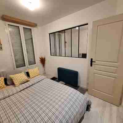 Attractive, renovated 2-room apartment by the lake Rooms