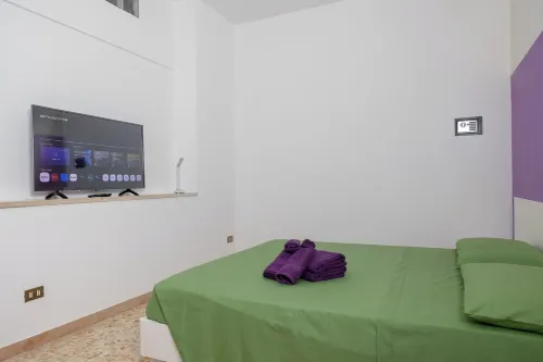 House with sea view, parking and private beach.