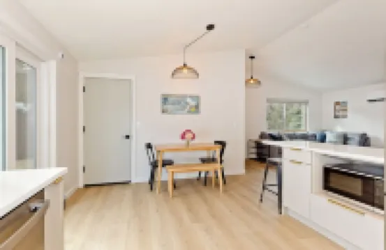 Cozy 3BR Retreat in Midtown Bend