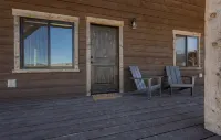 Chicory Guest Cabin - Paradise Valley, MT