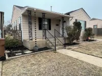 NEWLY RENOVATED HOME with high speed WiFi, gourmet kitchen, outdoor grilling.