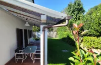 Villa with swimming pool a stone's throw from the sea