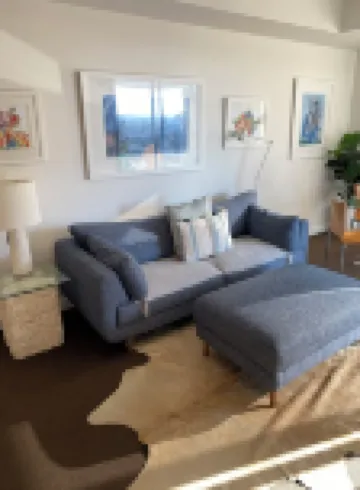 Modern City Pad with Rooftop Pool and Gym