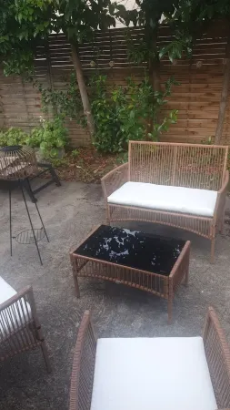 Pretty villa for 6 near beach and river