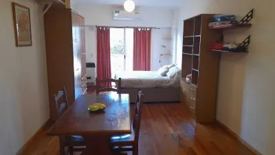 Departamento monohabiente en el barrio de Caballito. Hotels in Caballito