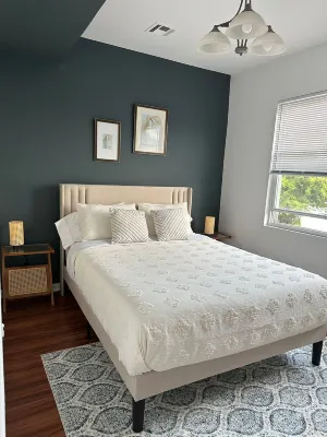 Cozy 1-bedroom apartment with Kitchen, Wi-Fi and AC in charming Elizabeth.