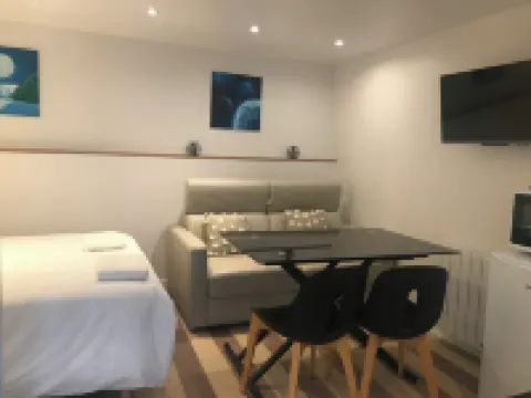 Cute independent studio Hotels in Saint-Germain-en-Laye