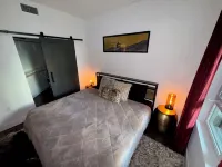 Modern Luxury Retreat - Walk to South Coast Plaza & Arts in Costa Mesa