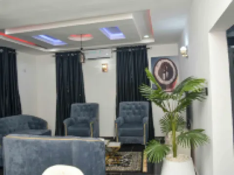 Slim Anyaiwe Apartments Hotéis em Agbor