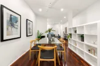 Bright Central Darlinghurst