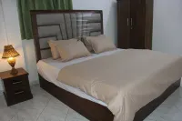 Fabulous 4-bedroom apartment with AC in charming Colombo Hotels in Colombo 04