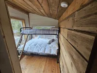 Cozy 40 Acre Homestead Cabin w/ 360 Views + Soaker Tub!