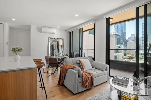 2B2B Luxury @Flagstaff Gardens with Parking Pool & Gym Hotels in West Melbourne