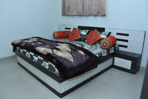 Charming 2-bedroom independent villa with AC and WiFi in enchanting Jaipur