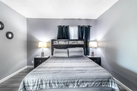 Palmdale Prime : Pool & Comfort