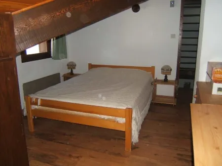 6-8 person apartment at the foot of the lifts, in a typical village