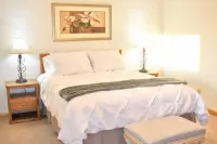 Private Apt w/ Washer/Dryer-Parking-Kitchen
