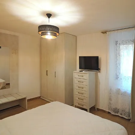 La Corte di GreSi - Holiday home in the heart of medieval Tivoli Отели рядом с достопримечательностью «Вилла Адриана»