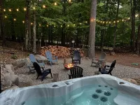 Family Lodge with Hot Tub, AC, Minutes to Lake Placid and Hiking, Pet Friendly Hotels in Jay