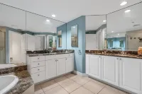 Luxurious 3/2  Waterfront Retreat in Osprey, FL!