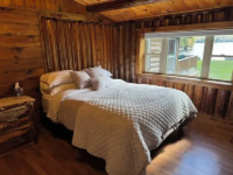 Awesome Log Cabin on the 1st Connecticut Lake!