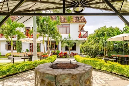 Art Tropical Retreat for Relaxation, Barbecue, and Quality Family Time