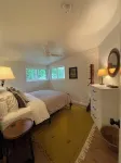 Sunset Serenity: Charming 2-bedroom cottage on picturesque Lake Ontario Hotels in Scriba