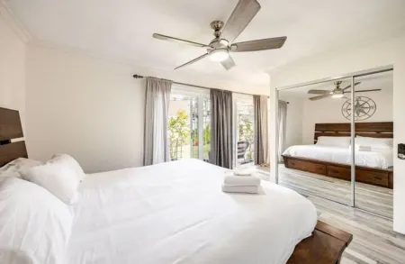 Charming 5-bedroom house in lovely Huntington Beach with WiFi, AC