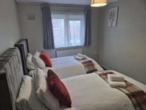 Cozy Opulent 2 bedroomed Apartment/Maisonette 酒店