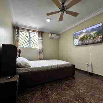 Modern 2-Bedroom Apartment Near Beach - Rose Villa Accra Suite F3 Rooms