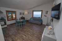 BLUE HOUSE AN EXCLUSIVE PENTHOUSE ON THE SEA OF THE AEOLIAN ISLANDS WITH PARKING