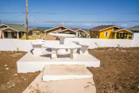 This space is centrally located 5 mins from the beach