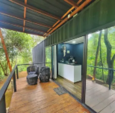 Studio cube 02 to sleep in a glass box.