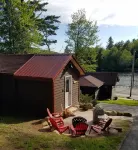 Authentic ADK cabin minutes to Rail Trail, mountains, Lake Placid! Hotels in Saranac Lake