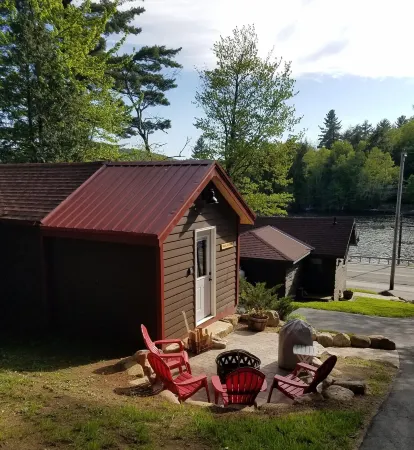 Authentic ADK cabin minutes to Rail Trail, mountains, Lake Placid! Отели в г. Саранак Лейк