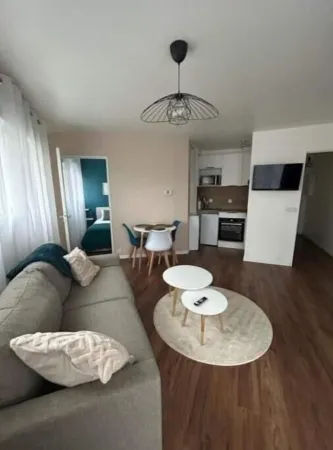 Appartement Cozy Proche Toutes Commodités Отели в г. Еланкур