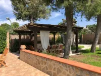 Villa in the green 100 meters from the sea فنادق في توري لابيلو