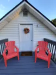 Cozy, pet-friendly, 1-bedroom apartment in Oak Ridge with AC