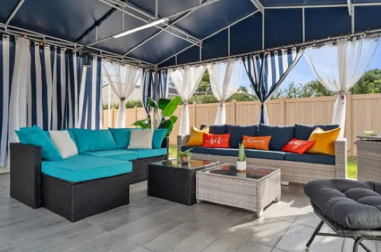 Cozy, Centric, Private & Spacious 1/1 Guest House w/ AC & WiFi in Miami Springs